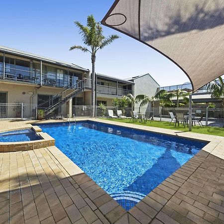 Moonlight Bay Apartments Rye Exterior photo