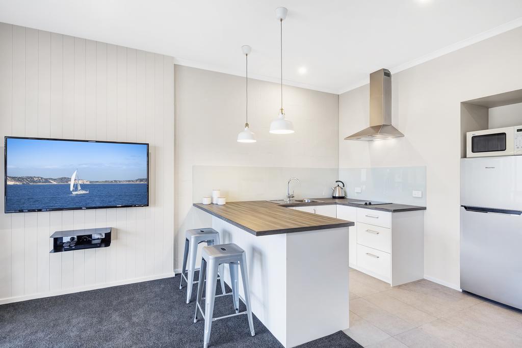 Moonlight Bay Apartments Rye Exterior photo