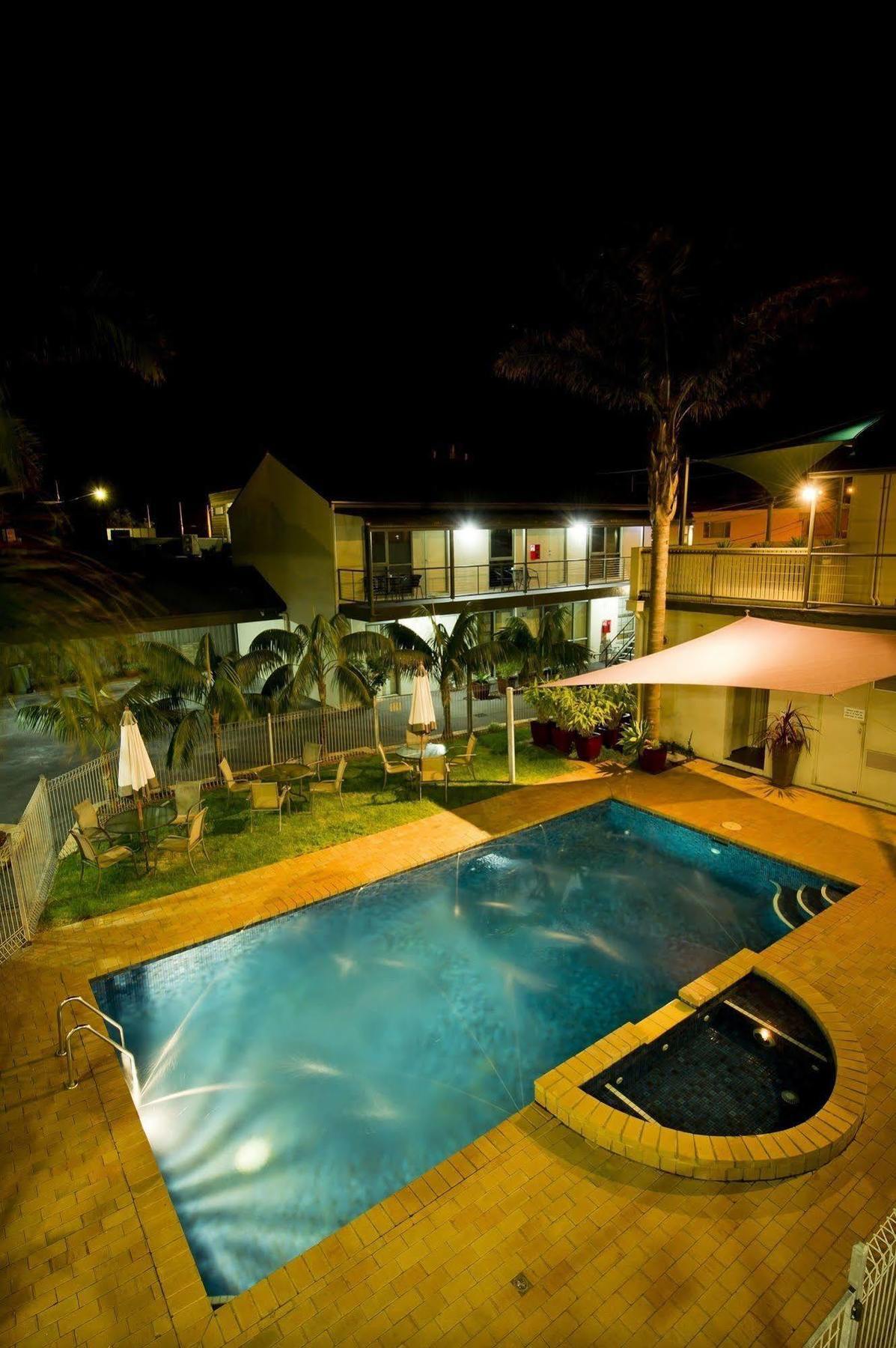 Moonlight Bay Apartments Rye Exterior photo
